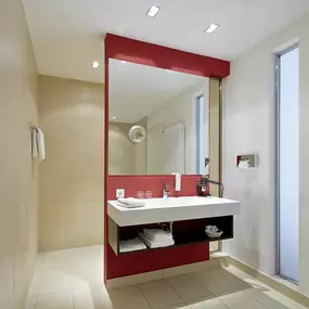 Suite bath