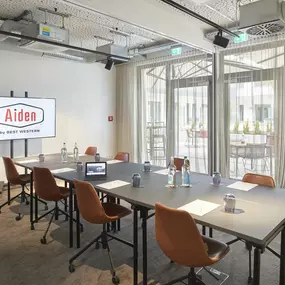 Aiden_Meetingroom