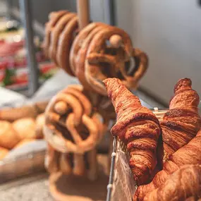 Bread Rolls, Croissants