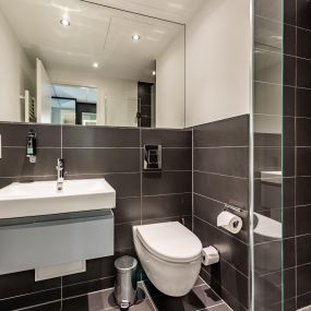 Premier Inn Germany bathroom