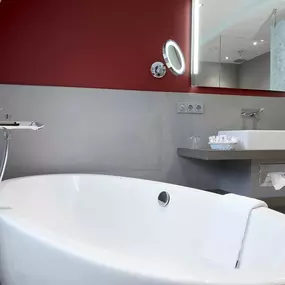 Guest room bath