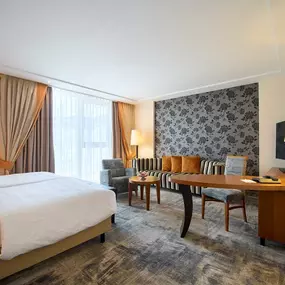 Guest room bath