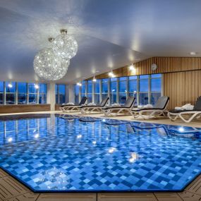 Pool im Maritim Hotel München (Renoviert in 2023)