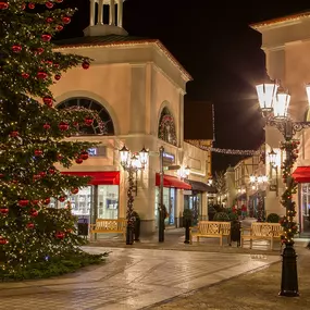 Tagesausflug in Schleswig Holstein. Shoppingausflug in das Designer Outlet Neumünster. Designer Marken zu Outlet Preisen; Weihnachtsgeschenke shoppen, festliche Atmosphäre, Weihnachtslounge