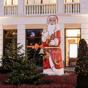 Tagesausflug in Schleswig Holstein. Shoppingausflug in das Designer Outlet Neumünster. Designer Marken zu Outlet Preisen; Weihnachtsgeschenke shoppen, festliche Atmosphäre, Weihnachtszeit, Schokolade & Pralinen, Lindt