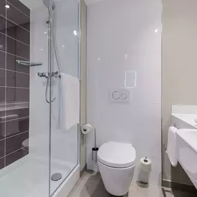 Premier Inn Germany bathroom