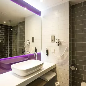 Premier Inn Germany bathroom