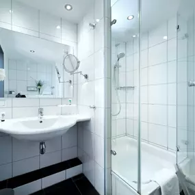 Guest bath room