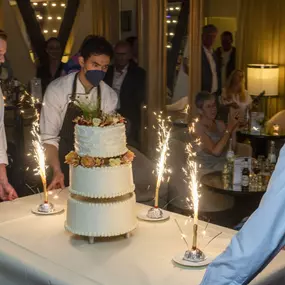 Eine Hochzeitstorte im Maritim Hotel (Beispiel Bild)