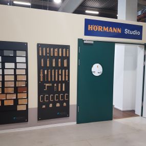 Eingang zu unserem Hörmann Studio