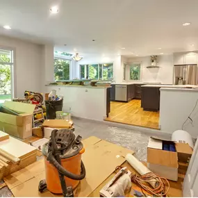 Bauendreinigung
für die Schlüsselübergabe

Wenn der letzte Handwerker den Neubau verlassen hat, ist die Immobilie leider meist noch nicht bezugsfertig oder vorbereitet für die Schlüsselübergabe. Genau auf solche Fälle sind die Profis von V & K Gebäudedienste vorbereitet: Wir übernehmen für Ihr Bauprojekt die Bauendreinigung in Hamburg.

Eine Baureinigung vom Profi besteht aus mehreren Schritten, der Baugrobreinigung, der Bauzwischenreinigung und der Baufeinreinigung. Nach Abschluss aller Reinigu