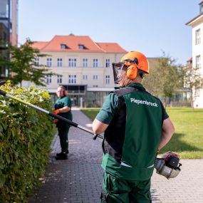 Bild von Piepenbrock Dienstleistungen GmbH & Co. KG | Gebäudereinigung | Facility Management  | Sicherheit I Glas- und Fassadenreinigung