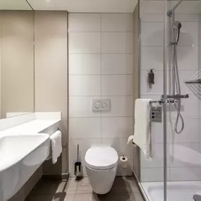 Premier Inn Germany bathroom