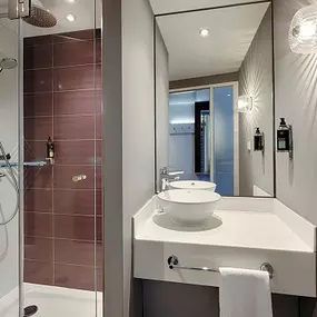 Premier Inn Germany bathroom