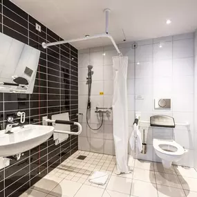 Premier Inn Germany accessible wet room