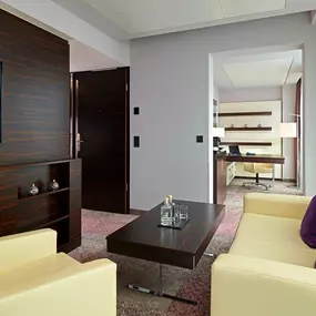 Suite living room