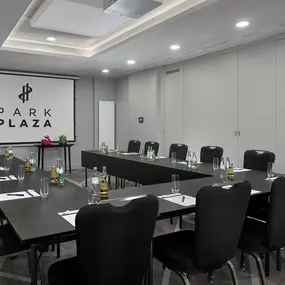 Plaza Suite U-shape