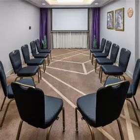 Plaza Suite chair circle