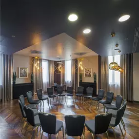 Park Plaza Lounge Chaircircle