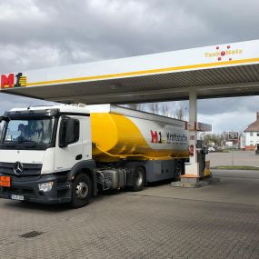Kraftstoffbelieferung der M1 Tankstelle in Wunstorf