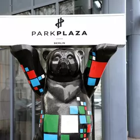 Exterior bear statue