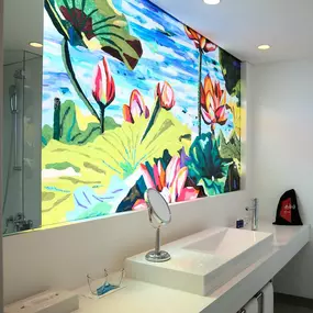 art room XL bathroom