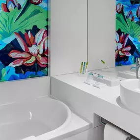 Art Room Bath
