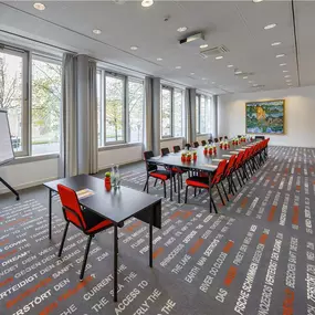 Seo Tafel hinter Moderator