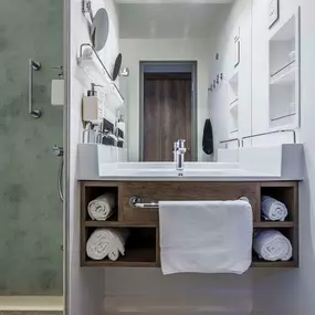 Standard Room bathroom