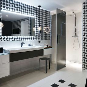 Wohnidee Suite Classic Monochrome Bathroom