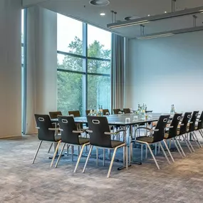 Wallstreet meeting room boardroom seating