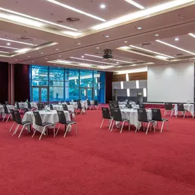 Dow & Jones meeting room with cabaret seating