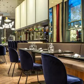 Circle Bar & Lounge