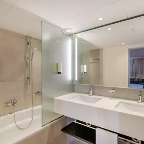 Junior Suite Bathroom