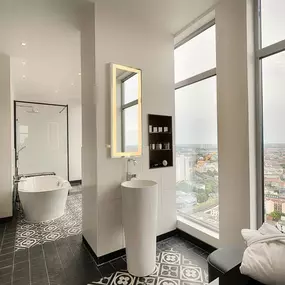 SKY Suite Corner Deluxe Bathroom