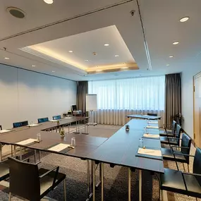 Meeting Room Einstein I u-form set up