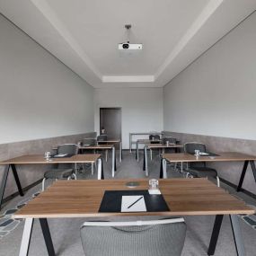 Meeting room Airport 5 - classroom seating