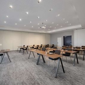 Meeting room Airport 2 - classroom seating