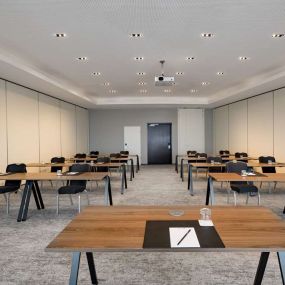 Meeting room Airport 2 - classroom seating