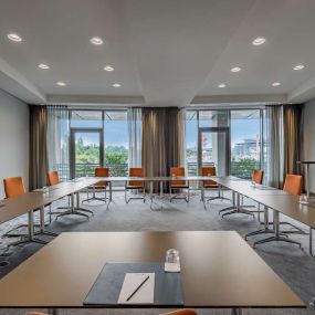 Meeting room Terminal - U-shape seating