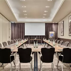 Meeting Room - Airport 4 - U Shape