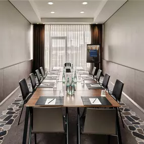 Meeting Room - Gate 1,4 und 5 - Boardroom Shape