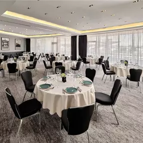 Ballroom - Airport 1-2 - Round Tables