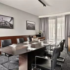 Meeting Room - Cockpit 1 - Boardroom Shape