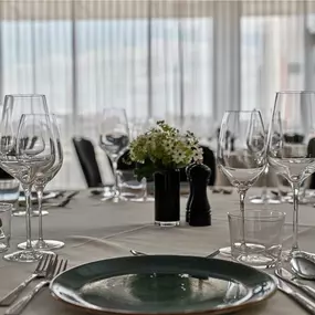 Ballroom - Airport 2 - Round Tables