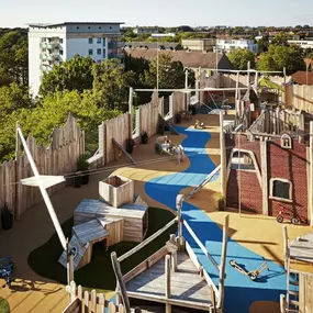 Unsere Kita in Wandsbek: Dachspielplatz im FRÖBEL-Kindergarten Wandsbek Quarree, © FRÖBEL e.V. Alle Rechte vorbehalten