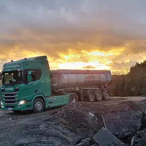 Bild von Johann Schollerer Transportunternehmen und Baustoffhandel, Inh. Joachim Pfeilschifter