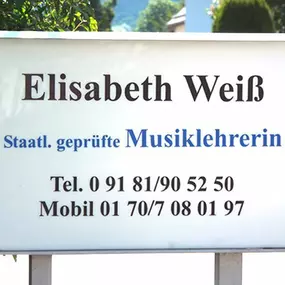 Bild von Weiß Elisabeth Musiklehrerin