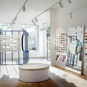 Optiker Düsseldorf Carlstadt - Carlsplatz | Ace & Tate