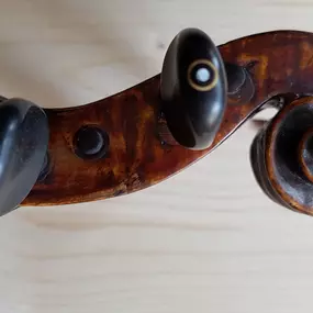 Bild von Geigenbau und Möbelwerkstatt Schlesier